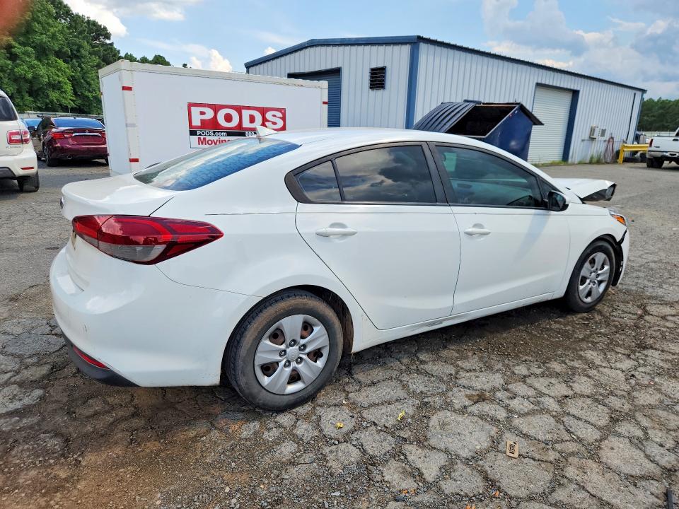 Photo 3 from auction – 2018 KIA FORTE with VIN 3KPFK4A77JE240176
