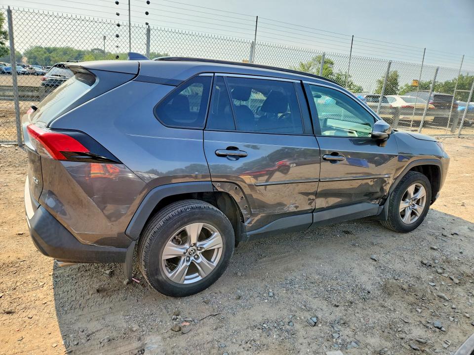 Photo 3 from auction – 2022 TOYOTA RAV4 with VIN 2T3W1RFV0NC192023