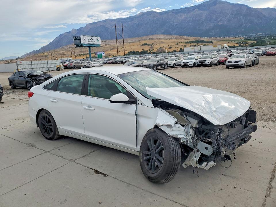 Photo 4 from auction – 2017 HYUNDAI SONATA with VIN 5NPE24AF8HH441187