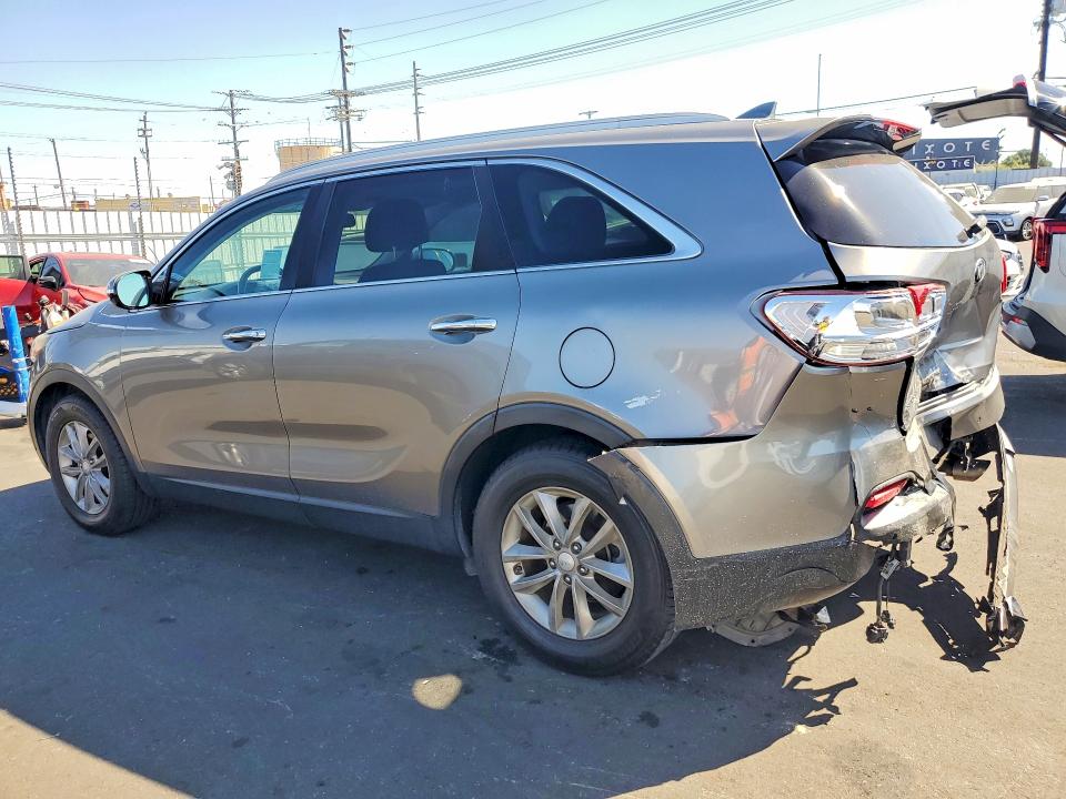 Photo 2 from auction – 2017 KIA SORENTO with VIN 5XYPG4A30HG211408