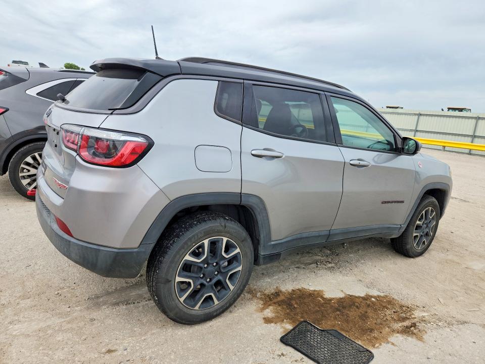 Photo 3 from auction – 2020 JEEP COMPASS with VIN 3C4NJDDB1LT126624