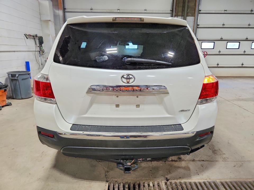 Photo 6 from auction – 2013 TOYOTA HIGHLANDER with VIN 5TDBK3EH9DS248737