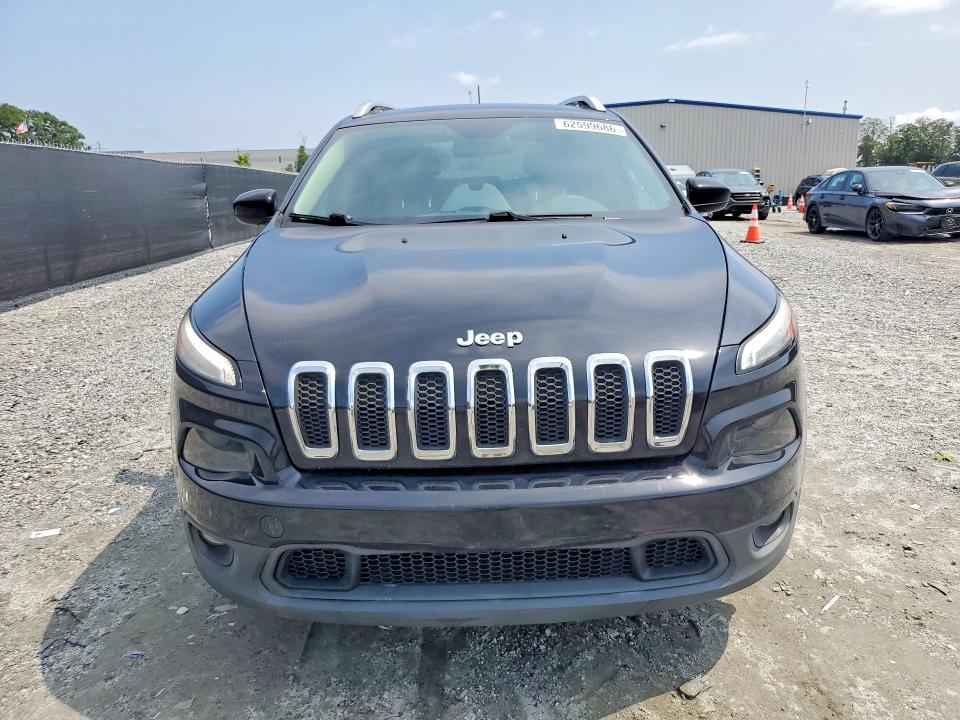 Photo 5 from auction – 2017 JEEP CHEROKEE with VIN 1C4PJLCB0HW667878