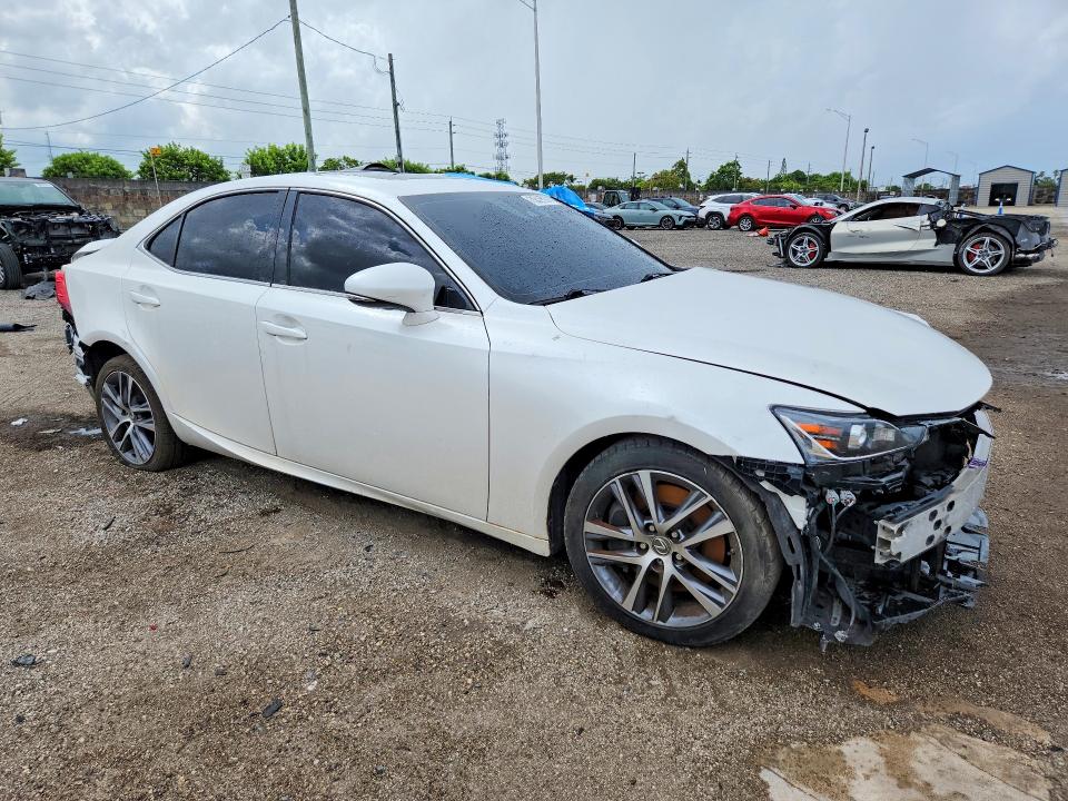 Photo 4 from auction – 2020 LEXUS IS with VIN JTHAA1D2XL5108425