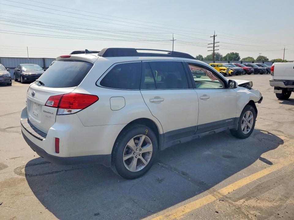 Photo 3 from auction – 2014 SUBARU OUTBACK with VIN 4S4BRBCC9E3296931