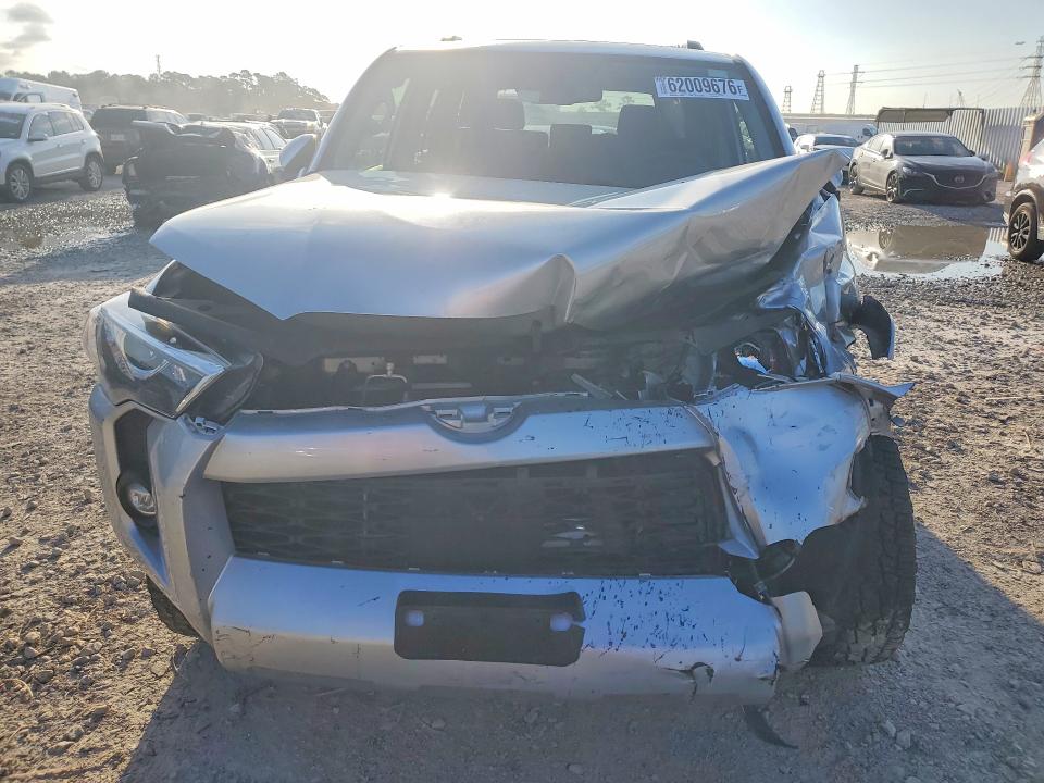 Photo 5 from auction – 2024 TOYOTA 4RUNNER with VIN JTEFU5JR4R5307420