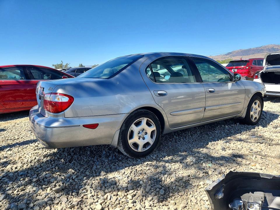 Photo 3 from auction – 2000 INFINITI I30 with VIN JNKCA31A2YT215763