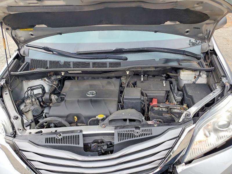 Photo 12 from auction – 2014 TOYOTA SIENNA with VIN 5TDYK3DC0ES457138
