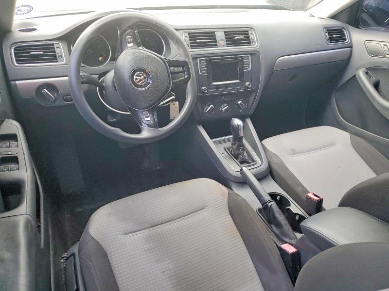 Снимка 8 от търг – 2017 VOLKSWAGEN JETTA с VIN 3VW2B7AJ4HM289988