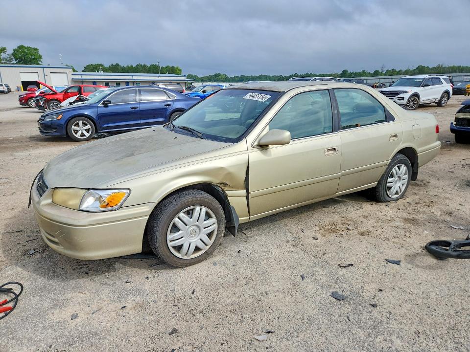 TOYOTA CAMRY 2000 with VIN 4T1BG22K1YU006131 - Photo from auction