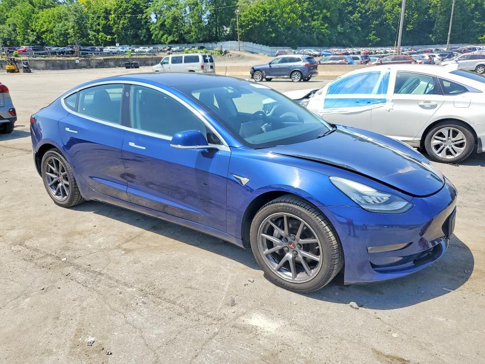 Photo 4 from auction – 2018 TESLA MODEL 3 with VIN 5YJ3E1EA2JF077994