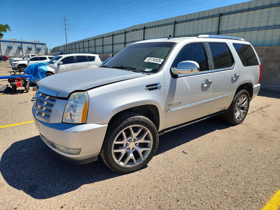 CADILLAC ESCALADE 2010 with VIN 1GYUKCEF8AR155221 - Photo from auction
