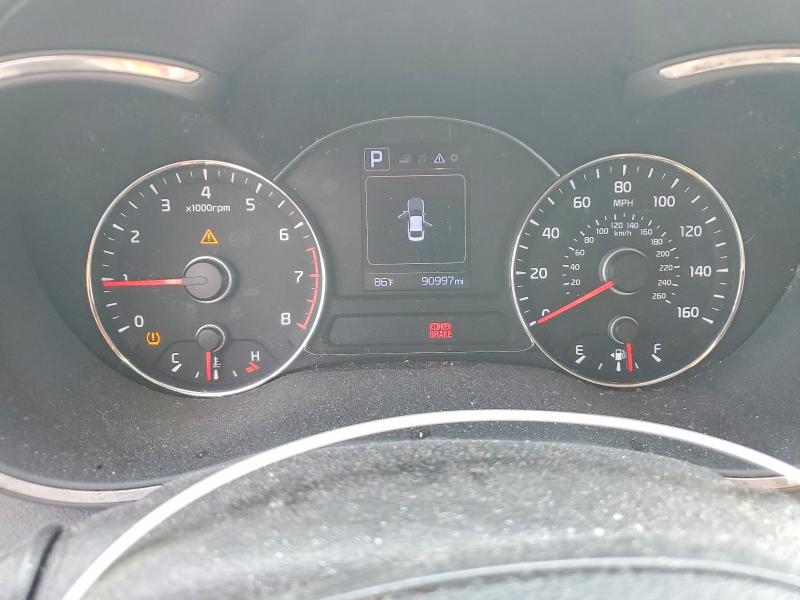 Снимка 9 от търг – 2017 KIA FORTE с VIN 3KPFL4A7XHE120976