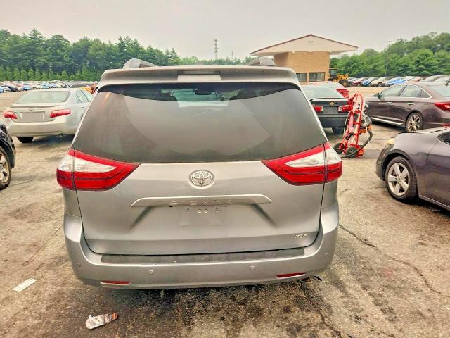 Photo 6 from auction – 2017 TOYOTA SIENNA with VIN 5TDYZ3DC6HS851405