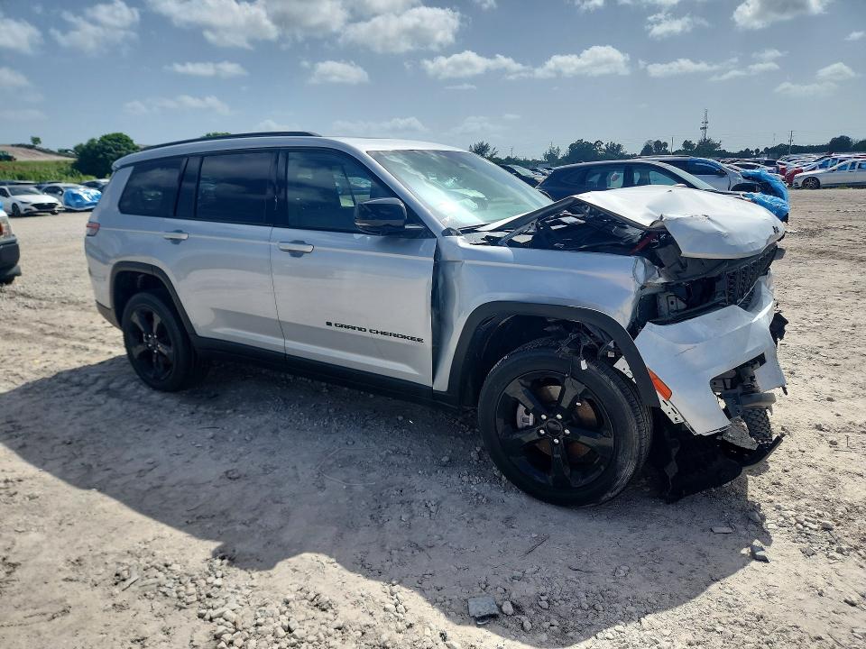 Photo 4 from auction – 2023 JEEP GRAND CHEROKEE with VIN 1C4RJKAG0P8842070