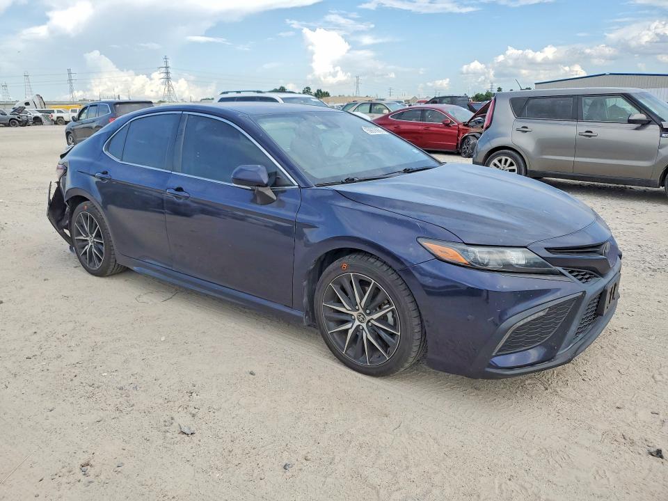 Photo 4 from auction – 2022 TOYOTA CAMRY with VIN 4T1G11AK2NU657864