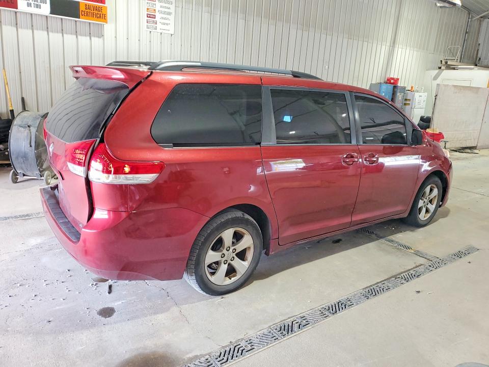 Photo 3 from auction – 2014 TOYOTA SIENNA with VIN 5TDKK3DC6ES485385