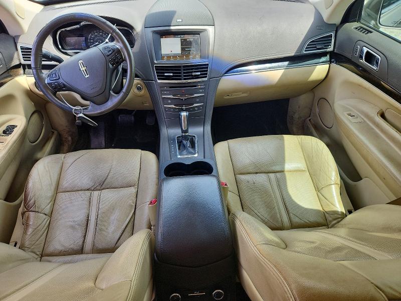 Photo 8 from auction – 2016 LINCOLN MKT with VIN 2LMHJ5AT7GBL03176