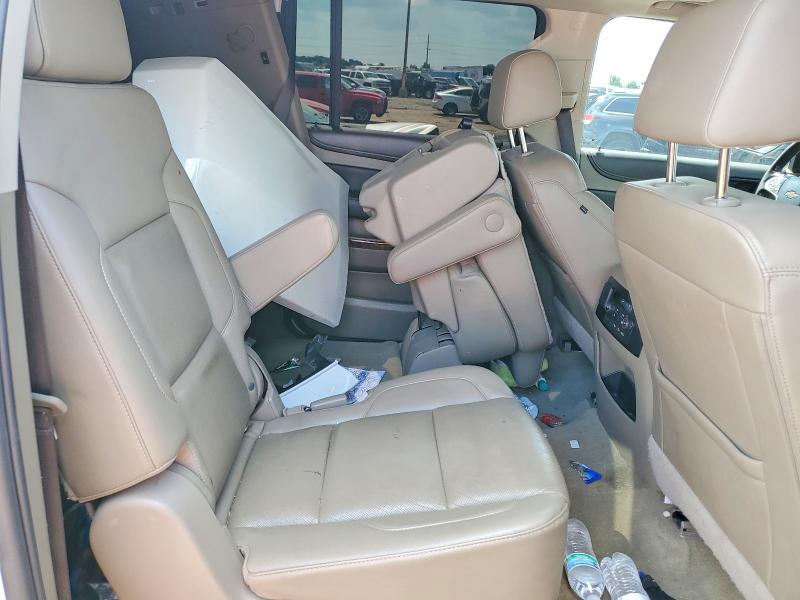 Photo 11 from auction – 2017 CHEVROLET SUBURBAN with VIN 1GNSKJKC4HR130300