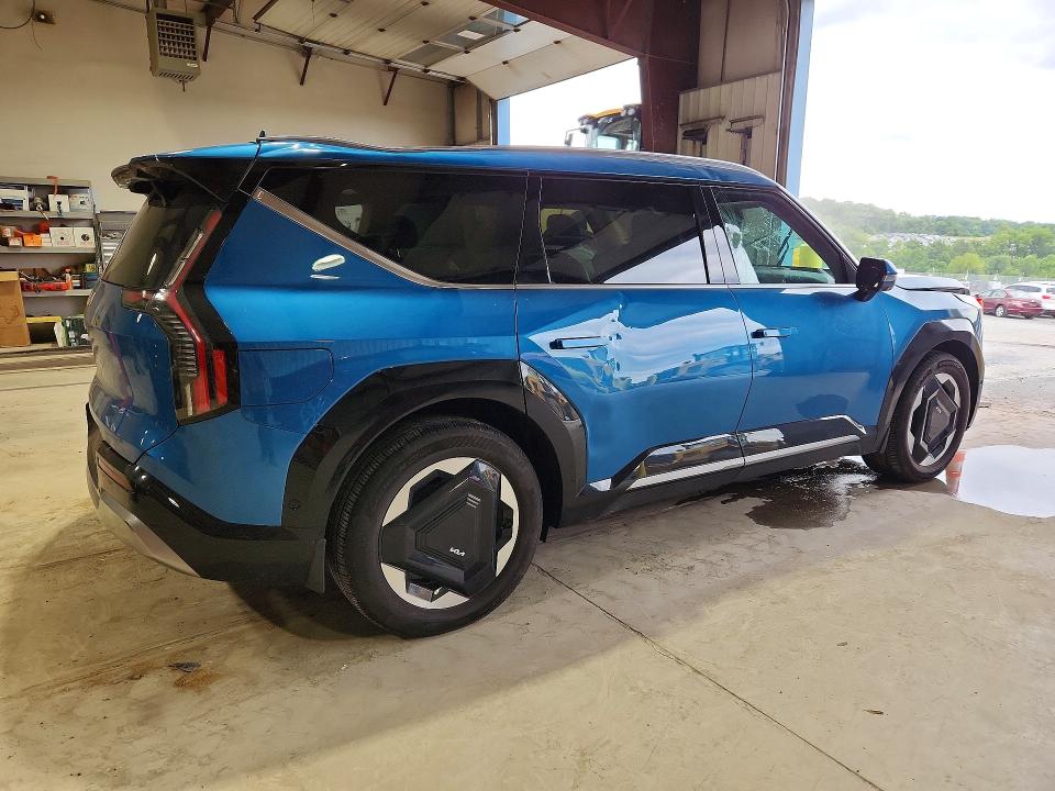 Photo 3 from auction – 2024 KIA EV9 with VIN KNDADFS56R6046608