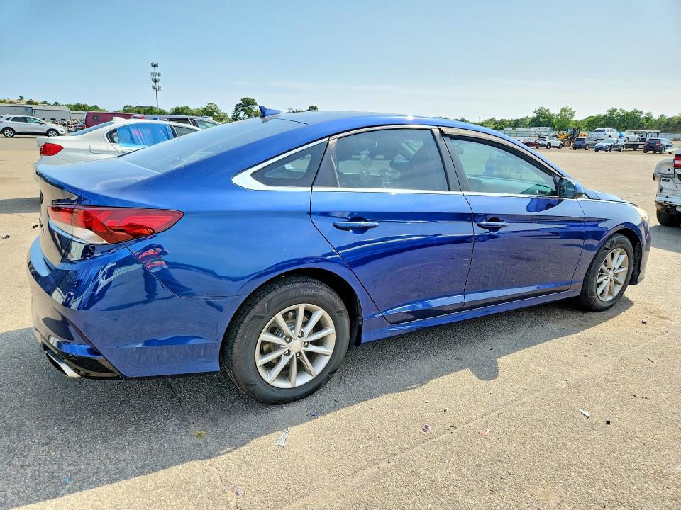 Photo 3 from auction – 2018 HYUNDAI SONATA with VIN 5NPE24AF3JH660693
