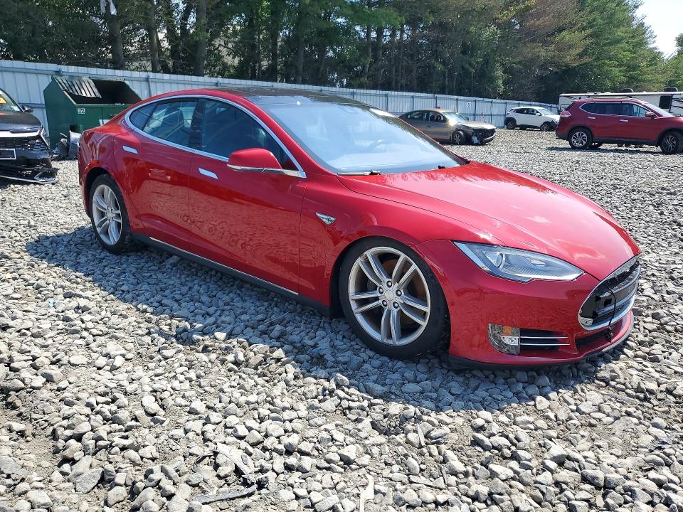 Фото 4 с аукциона – 2015 TESLA MODEL S с VIN 5YJSA1H22FF089906