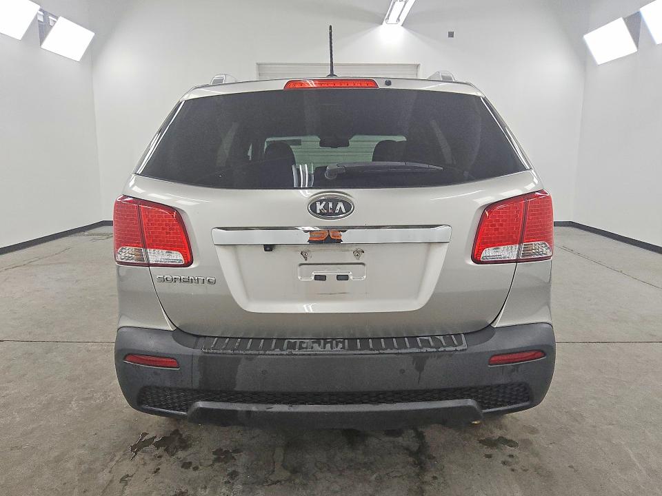 Photo 6 from auction – 2013 KIA SORENTO with VIN 5XYKT3A61DG345719
