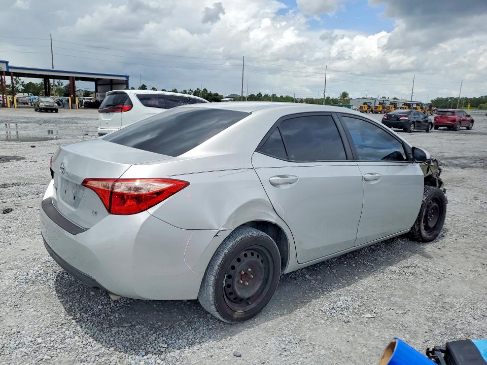 Photo 3 from auction – 2017 TOYOTA COROLLA with VIN 5YFBURHE6HP723886