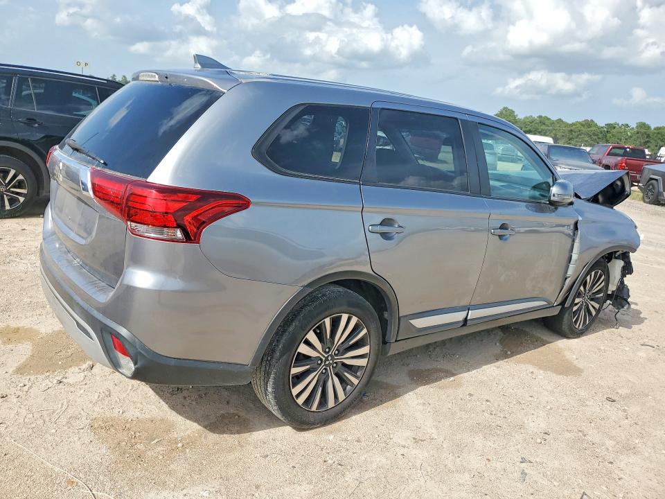 Photo 3 from auction – 2019 MITSUBISHI OUTLANDER with VIN JA4AD3A3XKZ043045