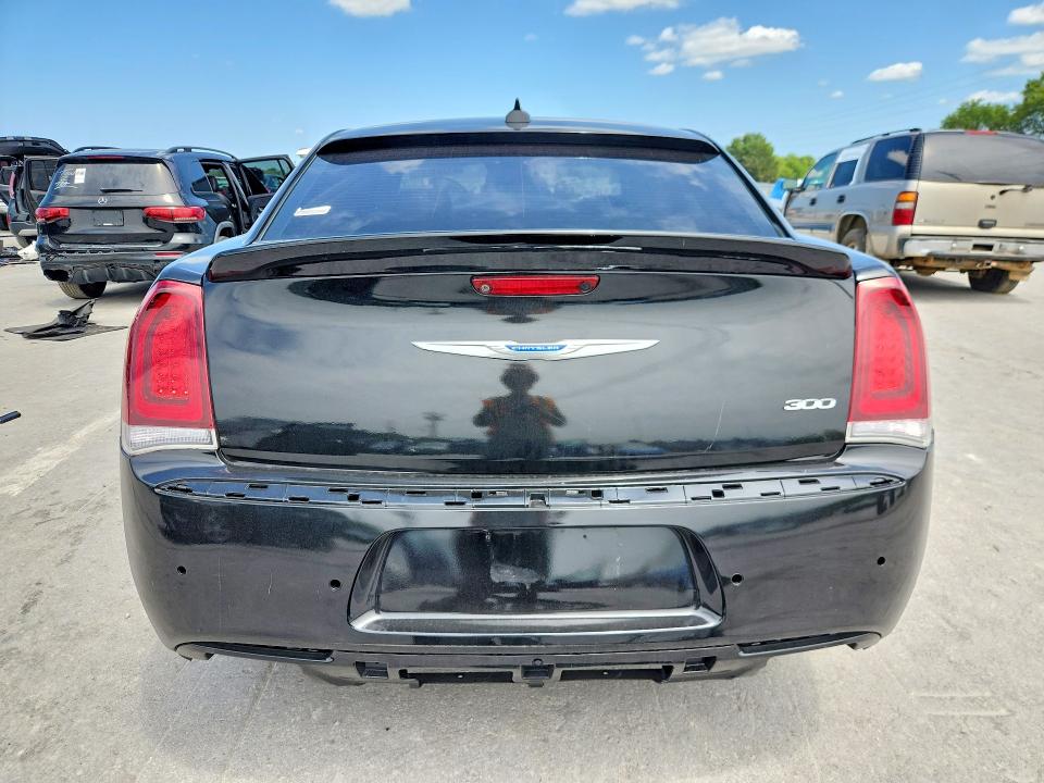 Photo 6 from auction – 2015 CHRYSLER 300C with VIN 2C3CCAEG7FH849003