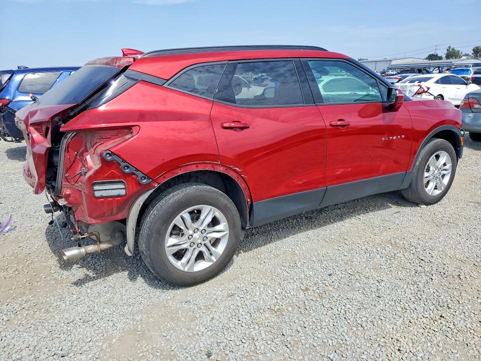Photo 3 from auction – 2022 CHEVROLET BLAZER with VIN 3GNKBHR48NS118750