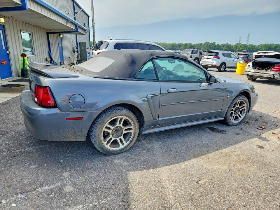 Photo 3 from auction – 2000 FORD MUSTANG with VIN 1FAFP4444YF281096