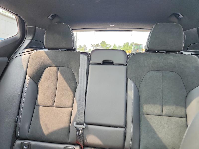 Photo 10 from auction – 2022 VOLVO XC40 with VIN YV4162UM1N2789005