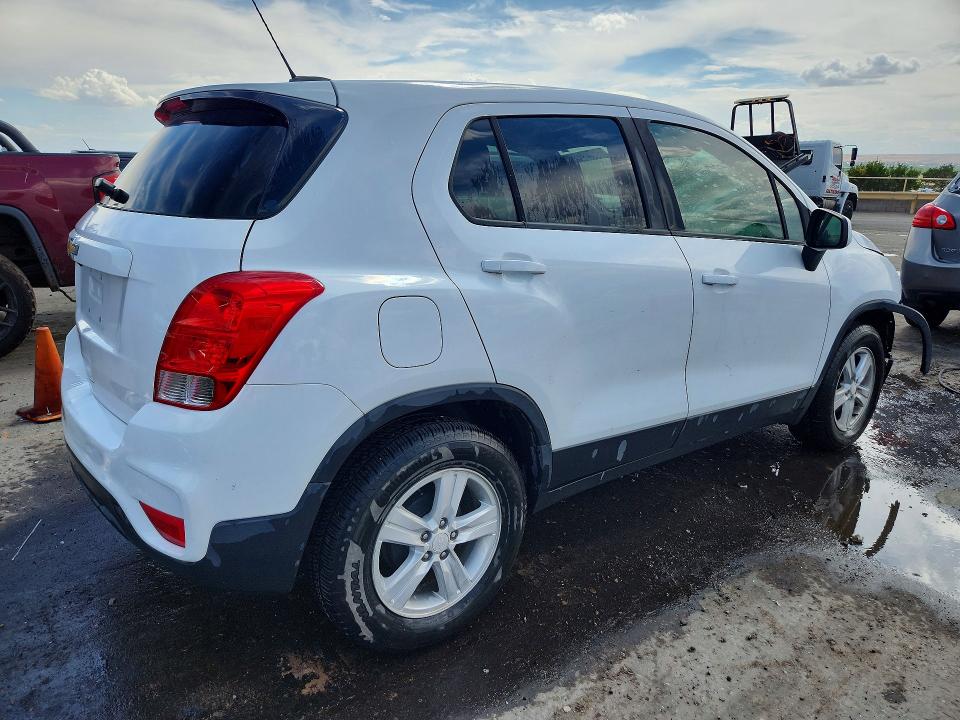 Photo 3 from auction – 2020 CHEVROLET TRAX with VIN 3GNCJKSB6LL202893