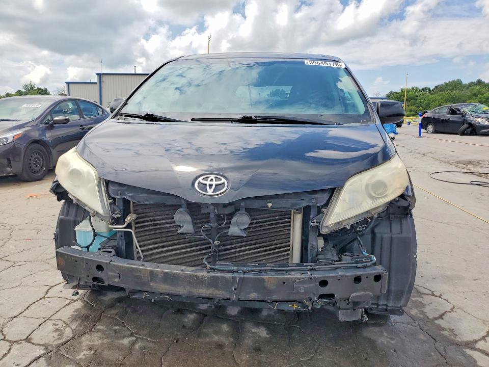 Photo 5 from auction – 2016 TOYOTA SIENNA with VIN 5TDYK3DC8GS696911