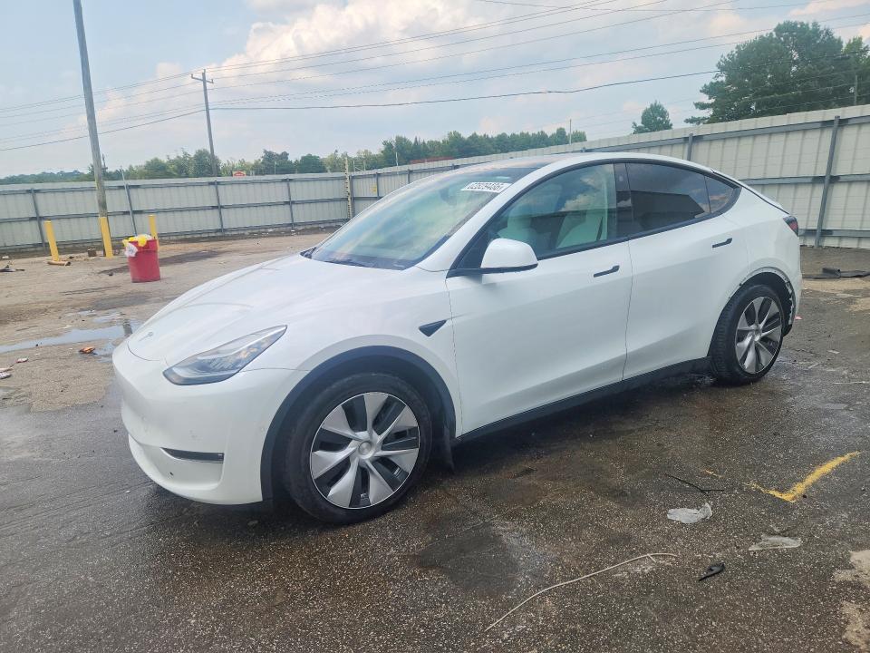 TESLA MODEL Y 2022 with VIN 7SAYGDEE5NF322185 - Photo from auction
