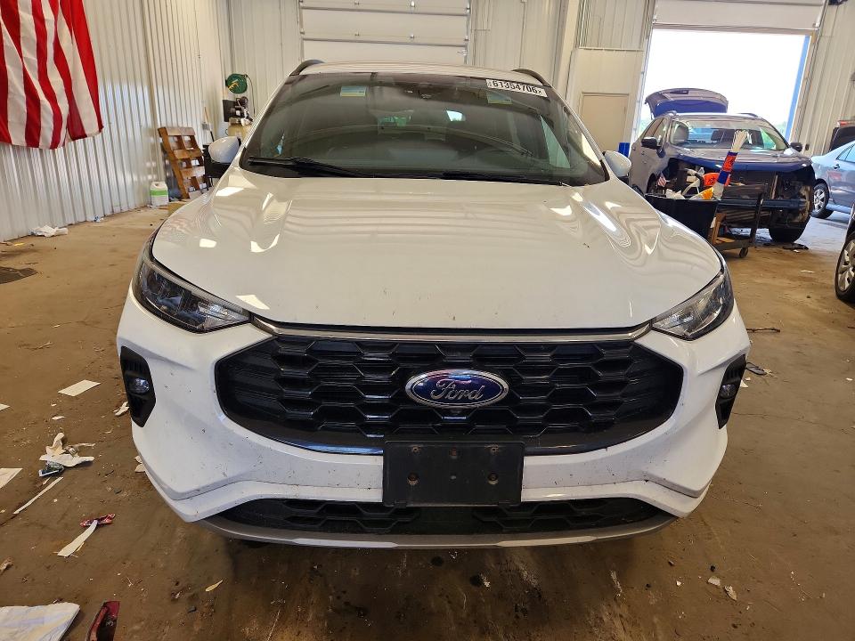 Photo 5 from auction – 2023 FORD ESCAPE with VIN 1FMCU9NA6PUB45744