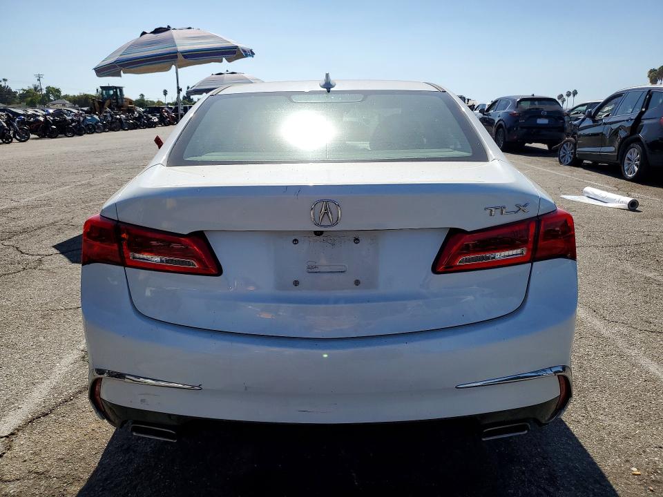 Photo 6 from auction – 2018 ACURA TLX with VIN 19UUB2F30JA012610