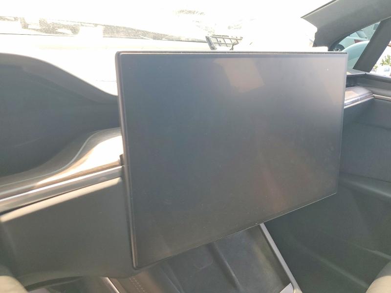 Photo 9 from auction – 2022 TESLA MODEL X with VIN 7SAXCDE51NF341534