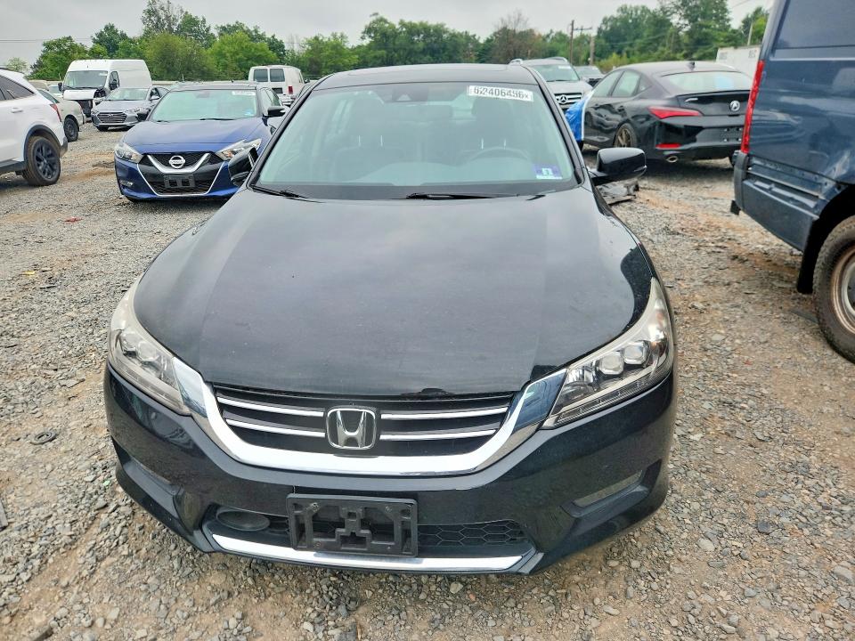 Photo 5 from auction – 2014 HONDA ACCORD with VIN 1HGCR3F98EA005220