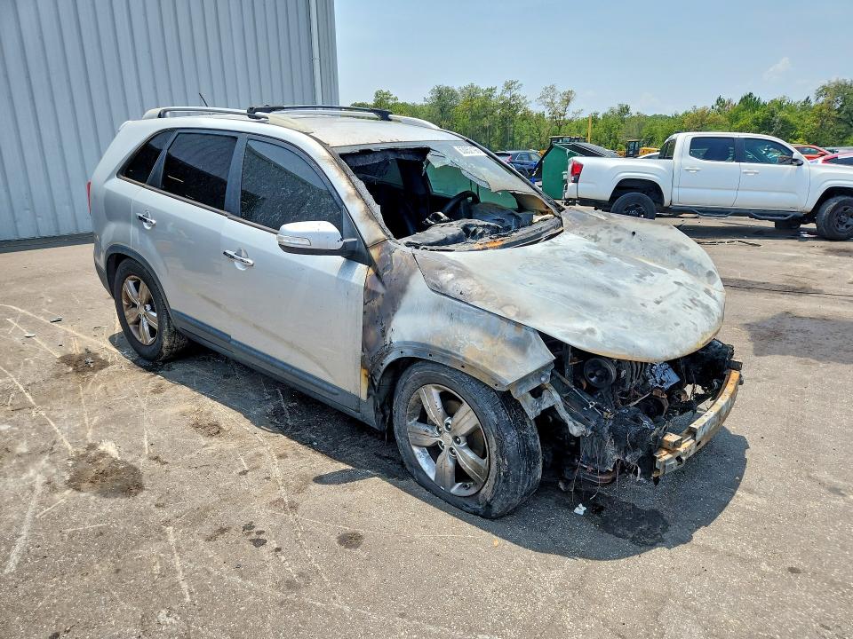 Photo 4 from auction – 2012 KIA SORENTO with VIN 5XYKU3A68CG306461