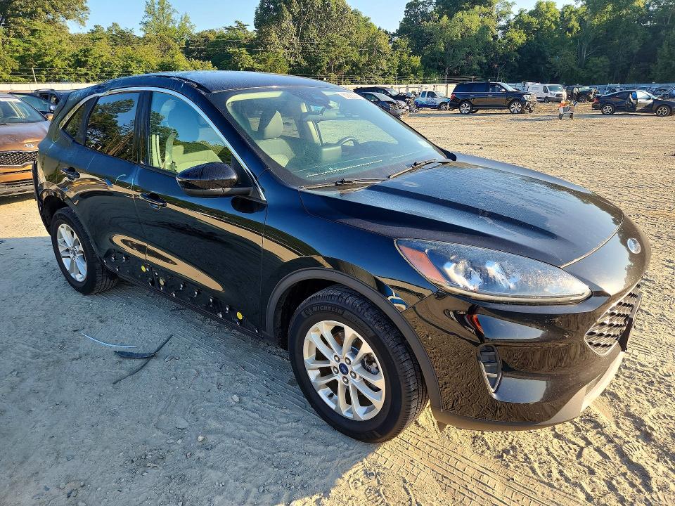 Photo 4 from auction – 2020 FORD ESCAPE with VIN 1FMCU9G61LUA44498