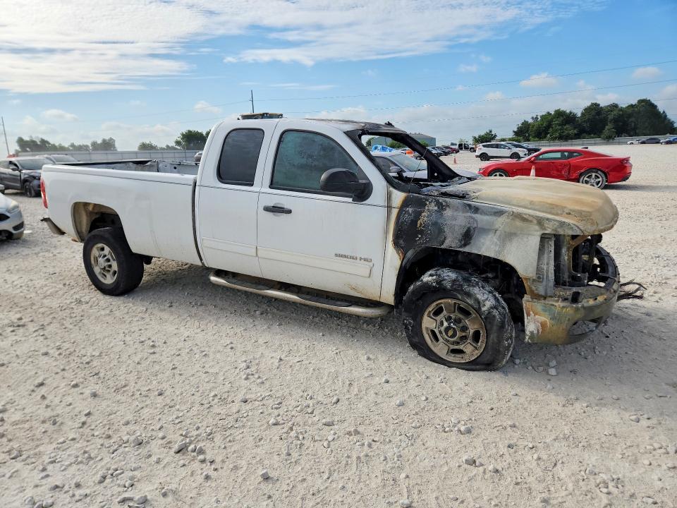 Снимка 4 от търг – 2013 CHEVROLET SILVERADO с VIN 1GC2CXCG8DZ154362