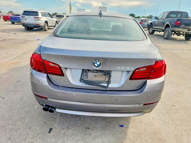 Photo 6 from auction – 2012 BMW 528 with VIN WBAXG5C54CDX02377