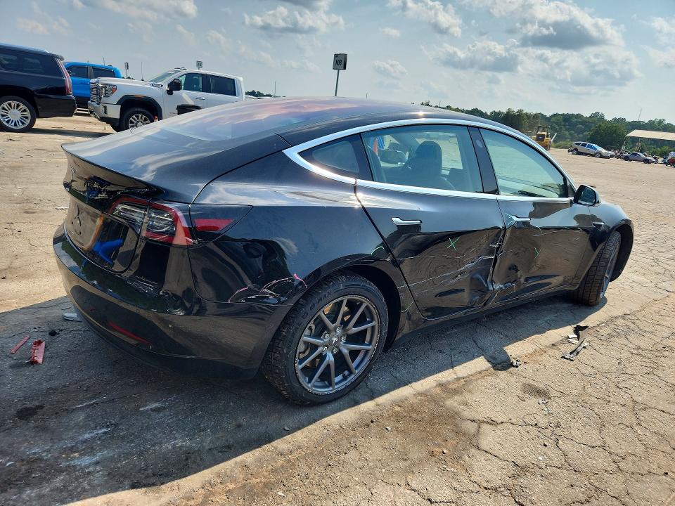 Photo 3 from auction – 2018 TESLA MODEL 3 with VIN 5YJ3E1EA1JF003918