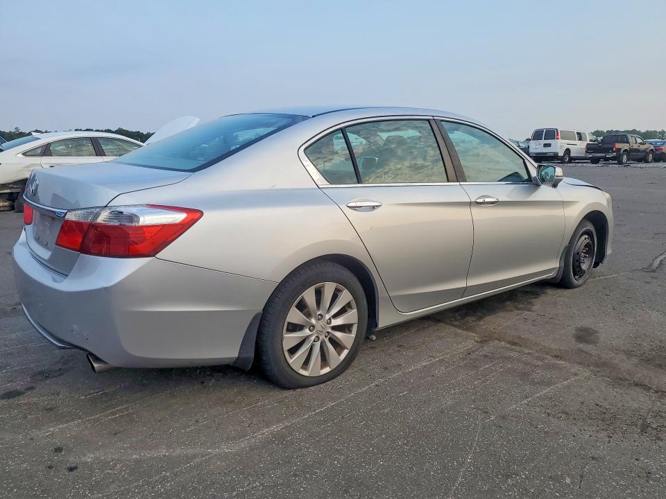 Photo 3 from auction – 2014 HONDA ACCORD with VIN 1HGCR2F72EA133574