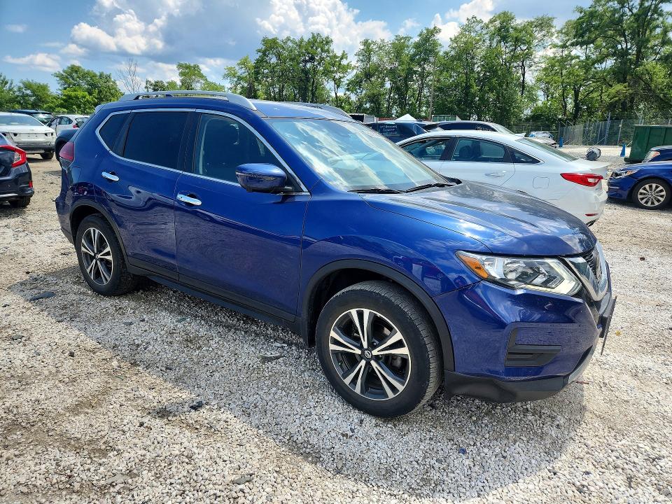 Photo 4 from auction – 2019 NISSAN ROGUE with VIN 5N1AT2MV8KC823981