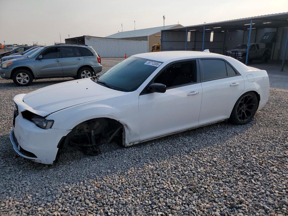 CHRYSLER 300 2019 with VIN 2C3CCAAG2KH590307 - Photo from auction