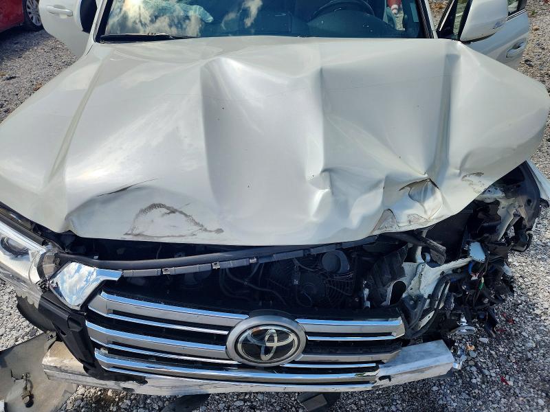 Photo 12 from auction – 2021 TOYOTA LAND CRUISER with VIN JTMCY7AJXM4097180