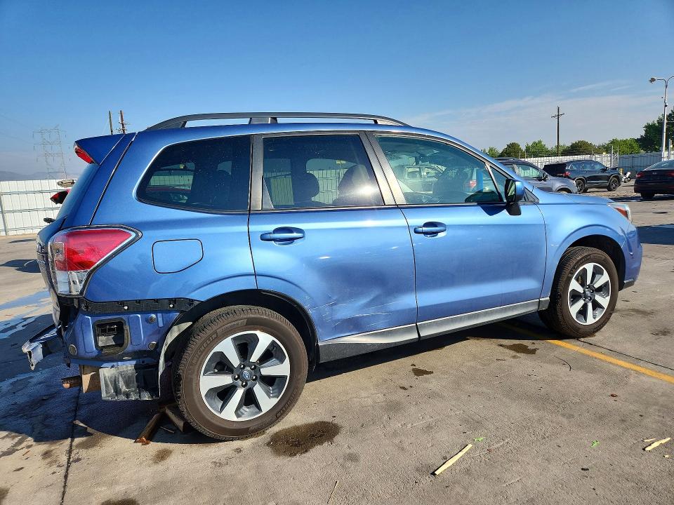 Photo 3 from auction – 2017 SUBARU FORESTER with VIN JF2SJAEC4HH456967